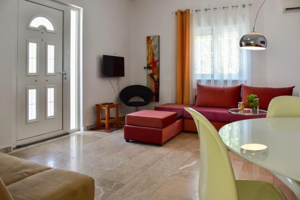 Holiday home μονοκατοικία δίπλα στην θάλασσα *